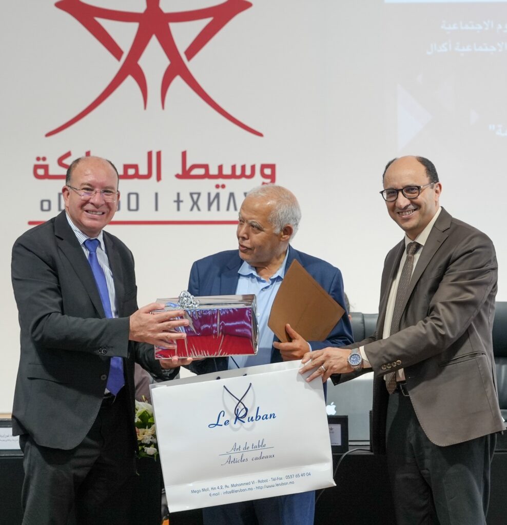 وسيط المملكة يكرم الأستاذ عبد الله ساعف