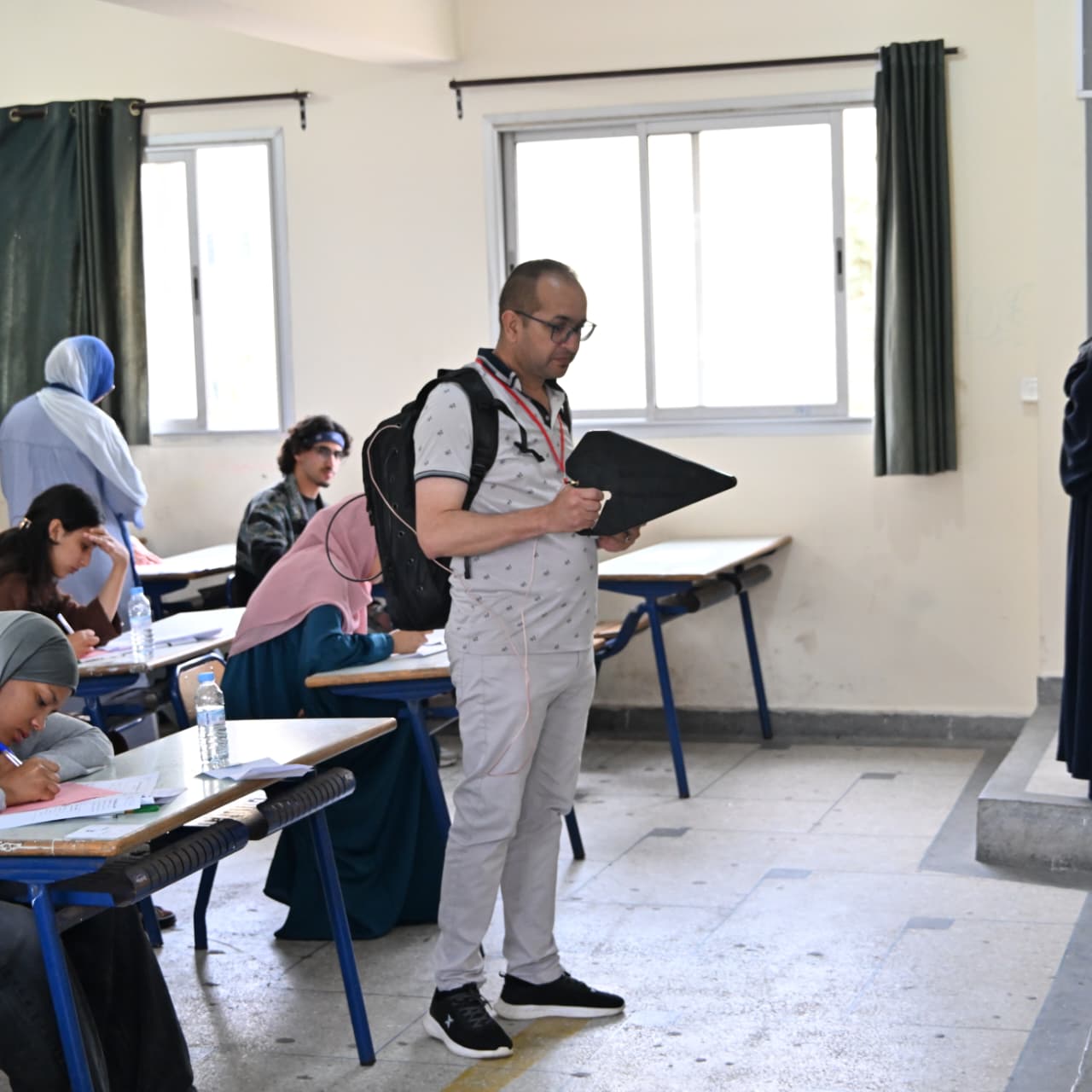 جهاز جديد لكشف الغش في الامتحانات من ثانوية أنوال التقنية بعين الشق
